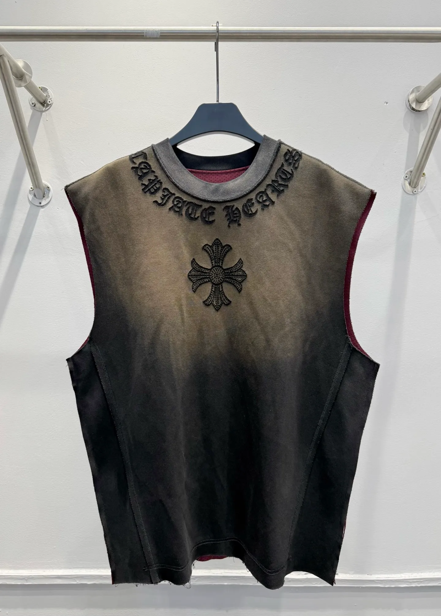 🅿️200 CH Croixin New Sleeveless Round Neck T-shirt 320g heavy-duty synthetic fabric The upper body is wide and stylish Ice-feeling experience on the inside Spliced ​​tailoring on the waist side Spray horse slip plus burning process The oversize version highlights the trendy design Size: L-4XL